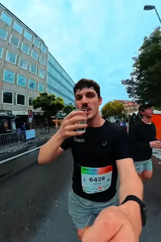 Wasserpause während des Marathons